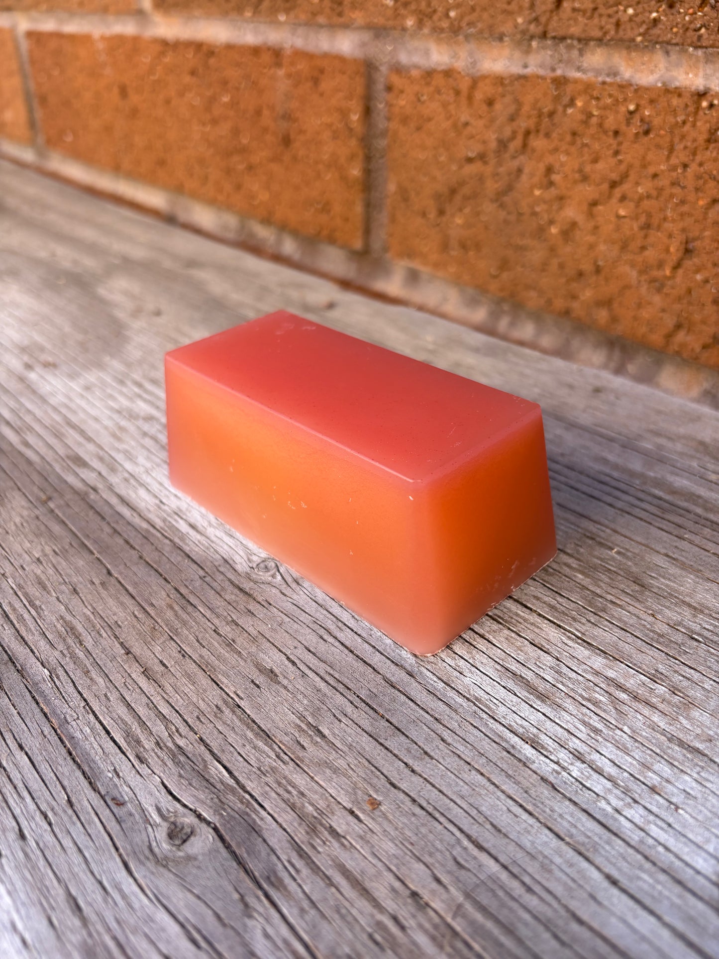 Color Changing Wax( Orange to Maroon)