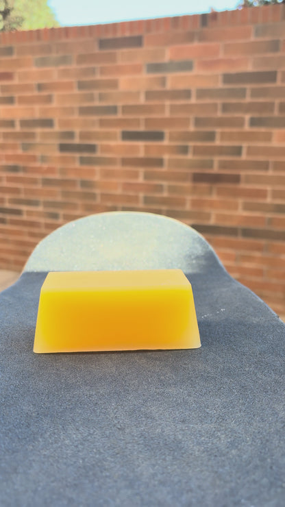 Color Changing Wax( Orange to Maroon)
